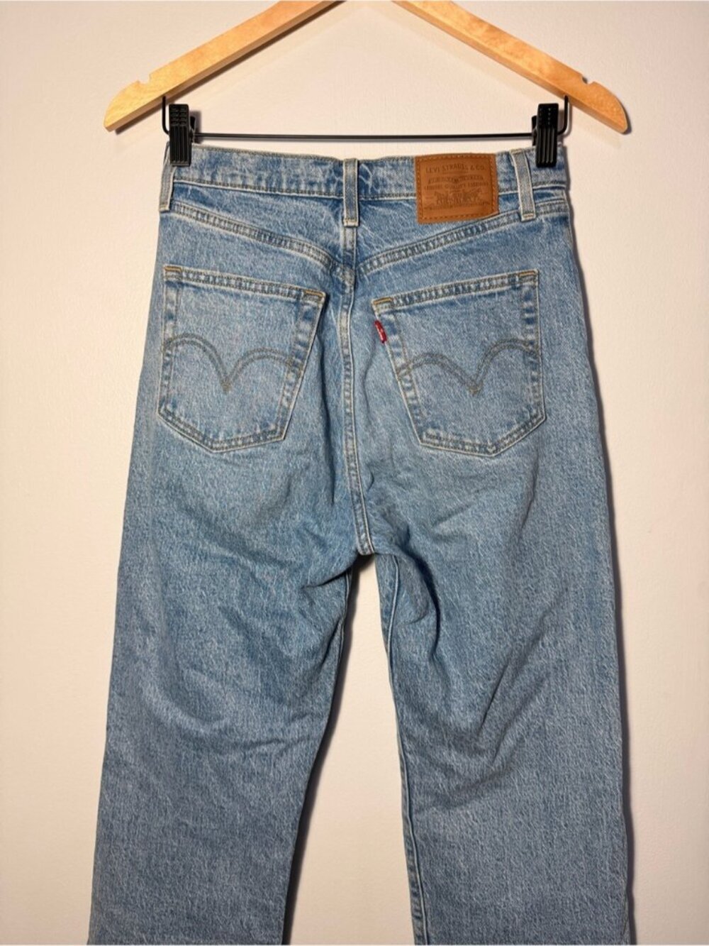 Levi's® Premium RIBCAGE STRAIGHT ANKLE WOMEN'S JEANS size 25 - Picture 9 of 9